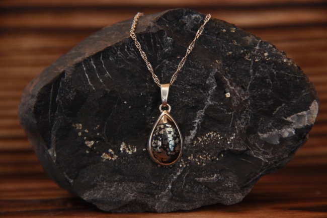 Pendentif en argent 925 - Ardoise a Pyrite de Grindelwald ( Berne )