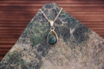 Pendentif en argent 925 - Jade Omphacite alpin de Saas Fée ( Valais )