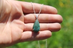 Pendentif en argent 925 - Jade Omphacite alpin de Saas Fée ( Valais )